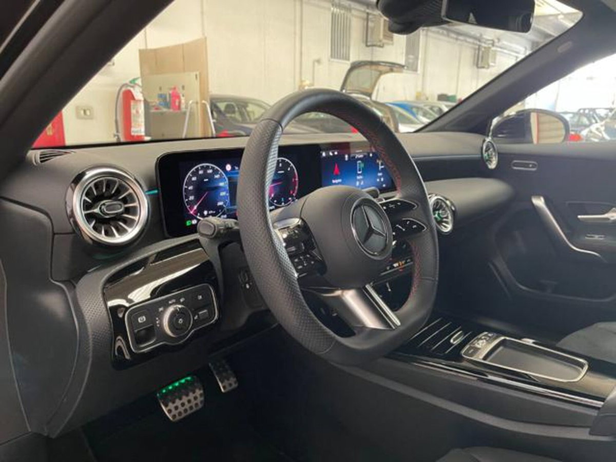 Mercedes-Benz Classe A 220 d AMG Line Premium Plus auto (11)