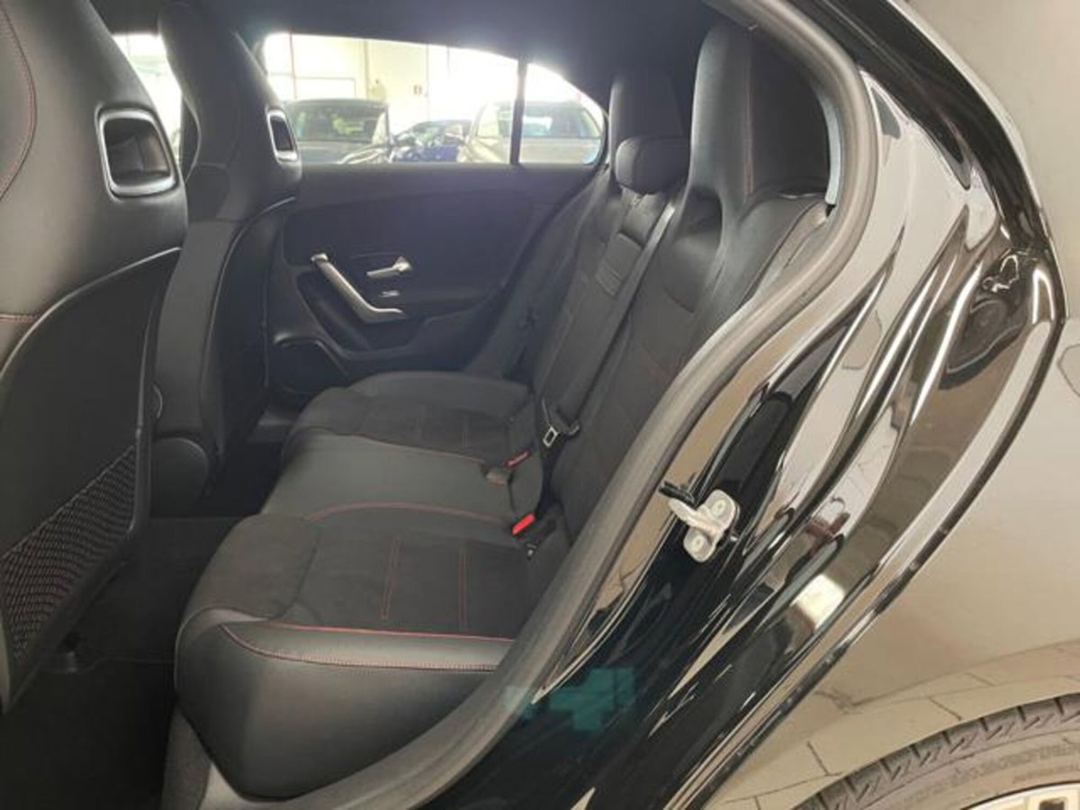 Mercedes-Benz Classe A 220 d AMG Line Premium Plus auto (13)