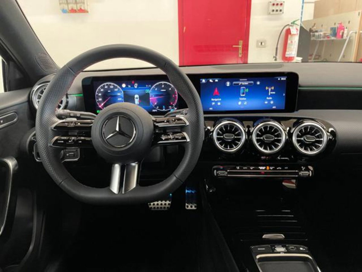 Mercedes-Benz Classe A 220 d AMG Line Premium Plus auto (19)