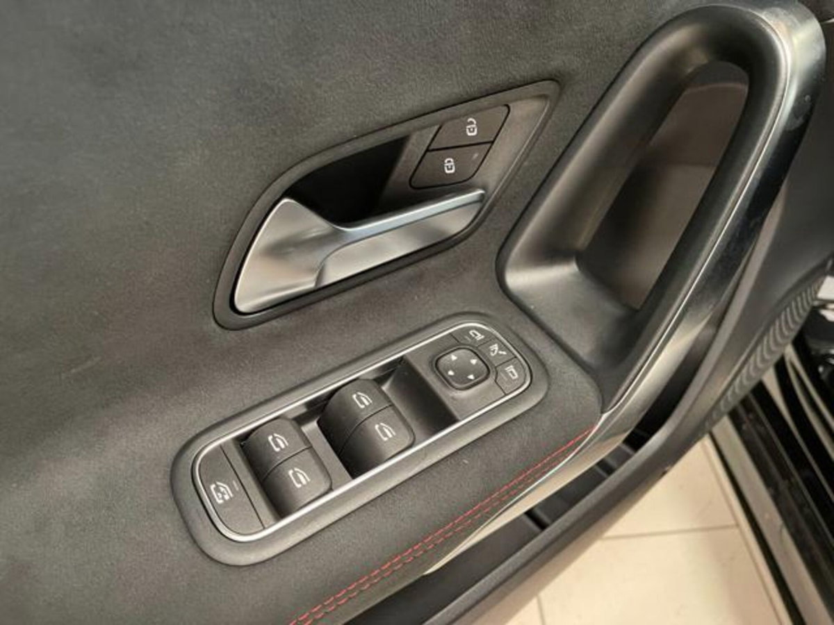 Mercedes-Benz Classe A 220 d AMG Line Premium Plus auto (9)