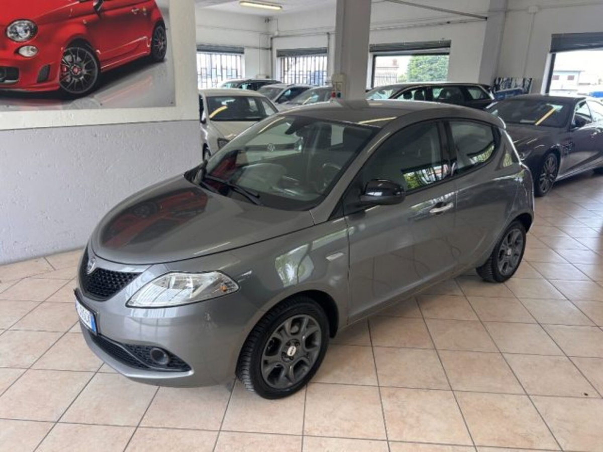 Lancia Ypsilon 1.2 69 CV 5 porte Elefantino Blu