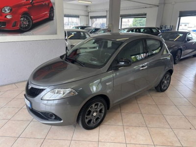 Lancia Ypsilon 1.2 69 CV 5 porte Elefantino Blu usata