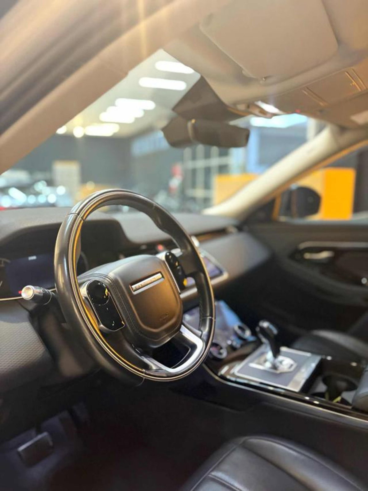 Land Rover Range Rover Evoque 2.0D I4 150CV AWD Business Edition (4)
