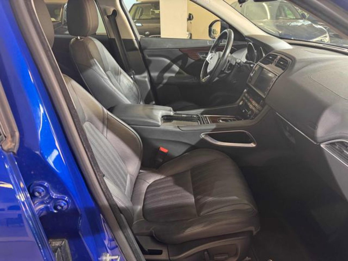 Jaguar F-Pace 2.0 D 240 CV AWD aut. Portfolio (15)