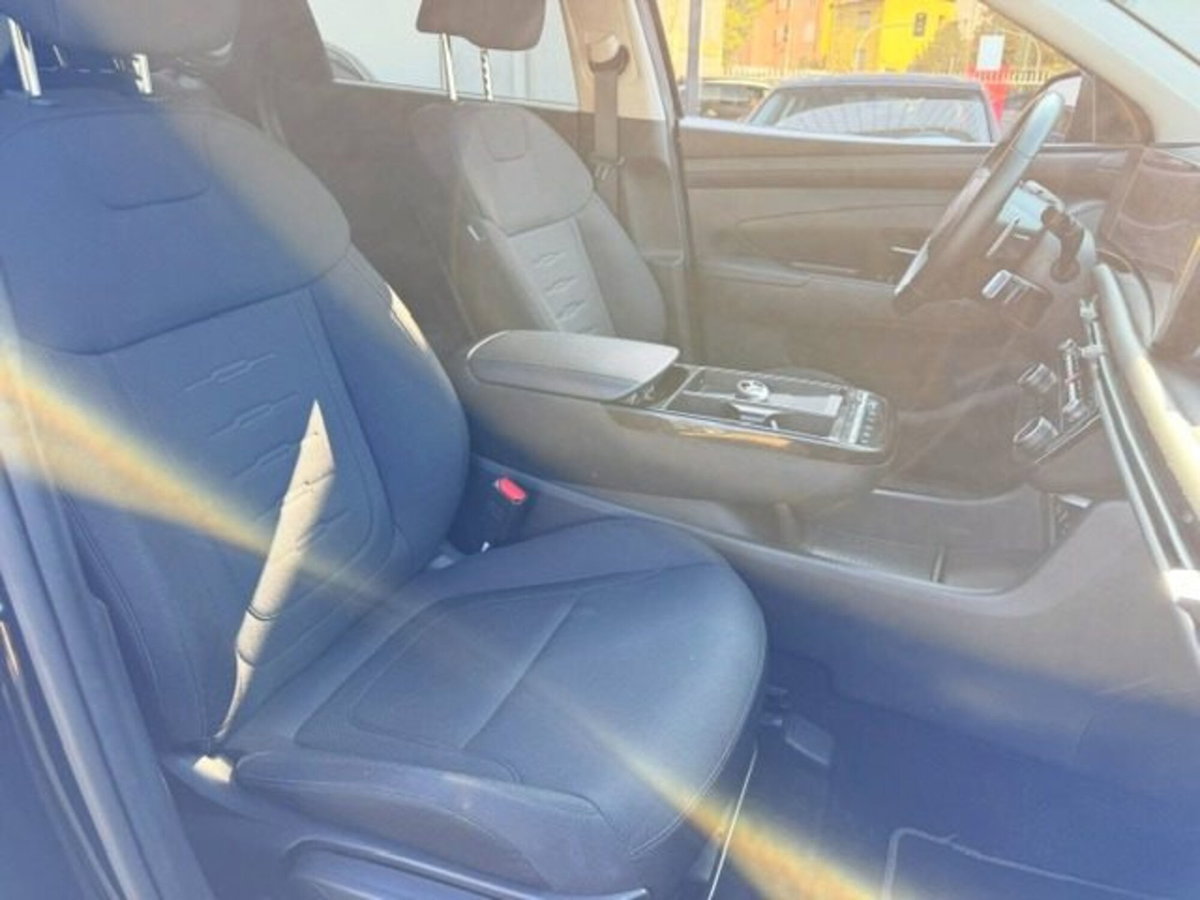 Hyundai Tucson 1.6 crdi 48V Business 2wd dct (12)