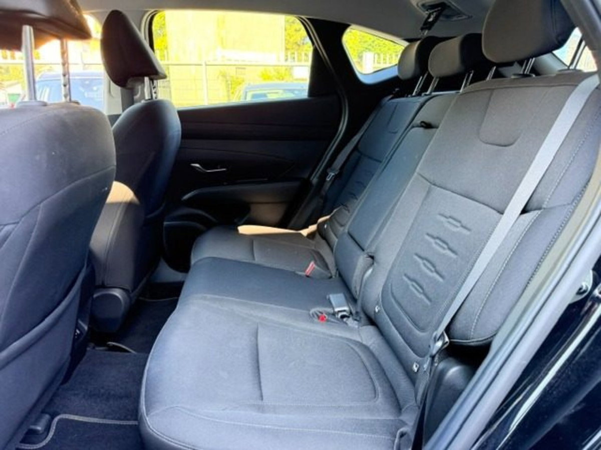 Hyundai Tucson 1.6 crdi 48V Business 2wd dct (6)