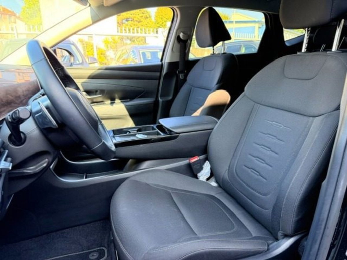 Hyundai Tucson 1.6 crdi 48V Business 2wd dct (8)