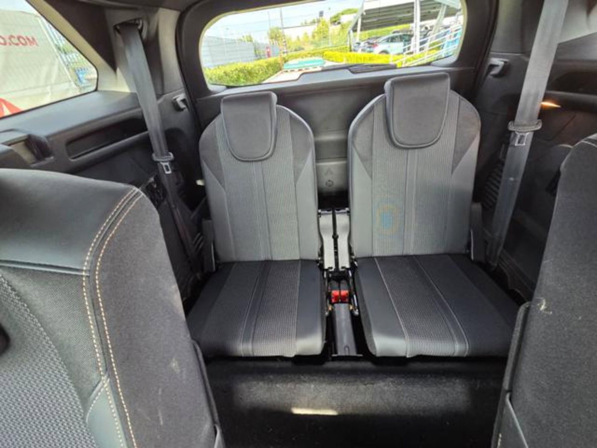 Peugeot 5008 1.5 bluehdi GT s&s 130cv eat8 (19)