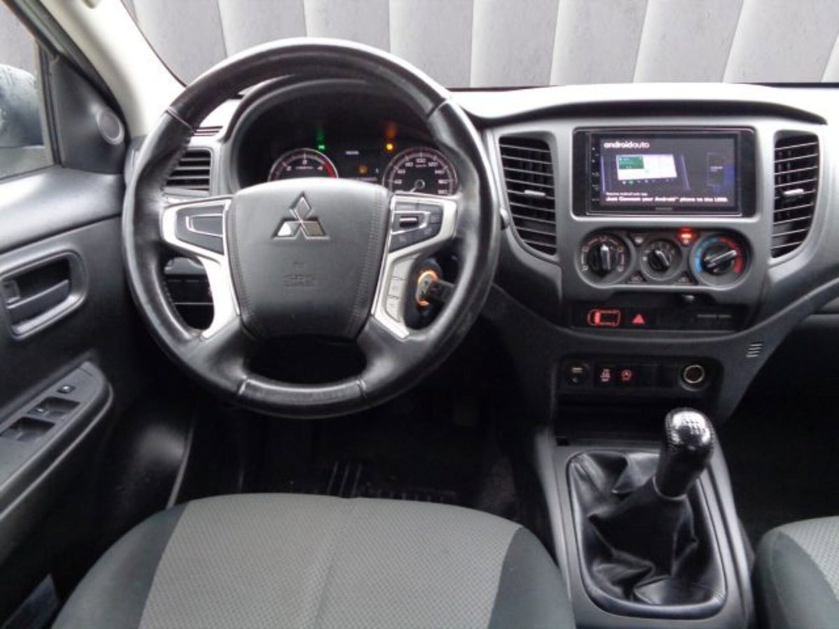 Mitsubishi L200 2.3 D Double Cab 4x4 Hurricane (12)