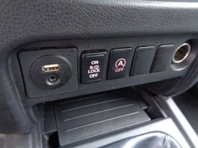 Mitsubishi L200 2.3 D Double Cab 4x4 Hurricane (14)