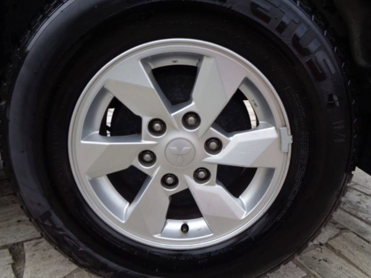 Mitsubishi L200 2.3 D Double Cab 4x4 Hurricane (17)