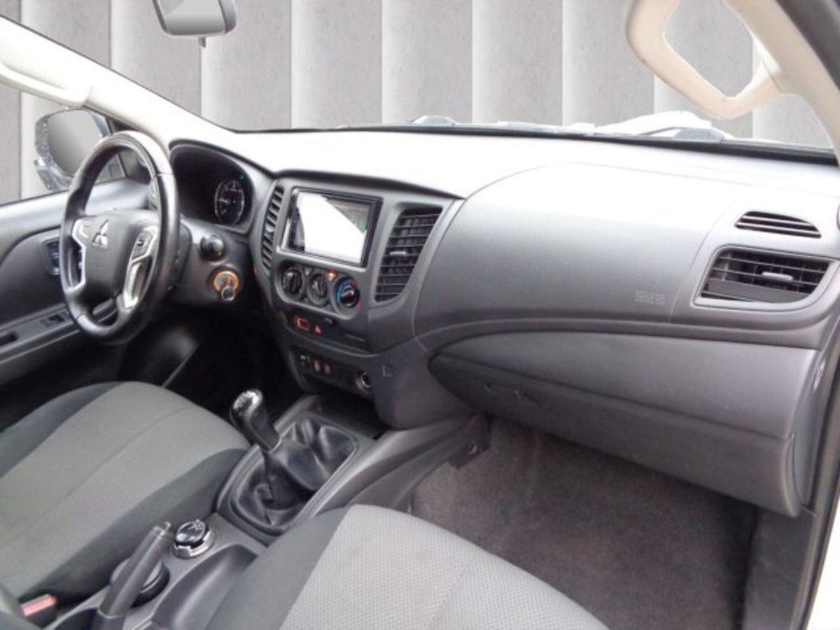 Mitsubishi L200 2.3 D Double Cab 4x4 Hurricane (10)