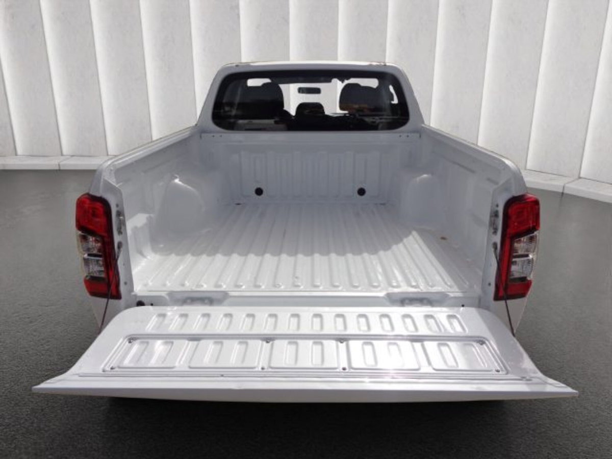 Mitsubishi L200 2.3 D Double Cab 4x4 Hurricane (18)