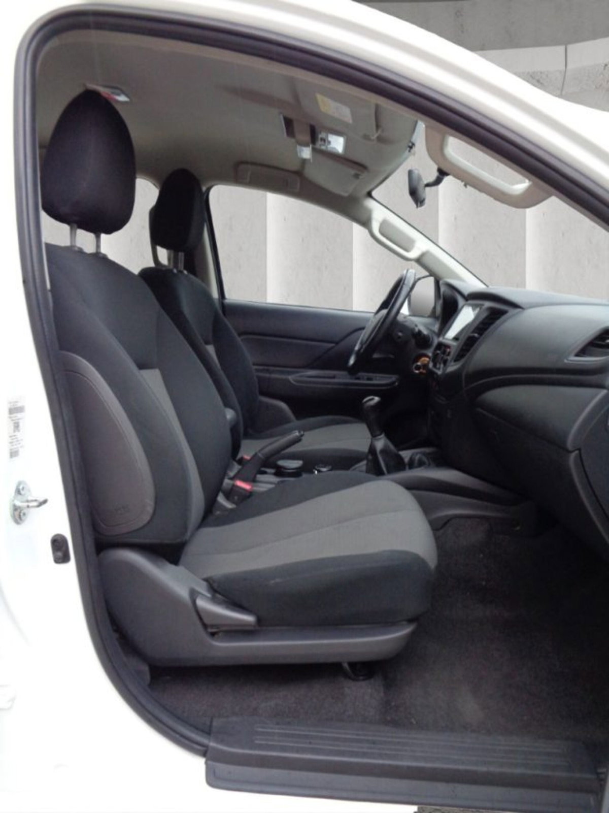 Mitsubishi L200 2.3 D Double Cab 4x4 Hurricane (9)