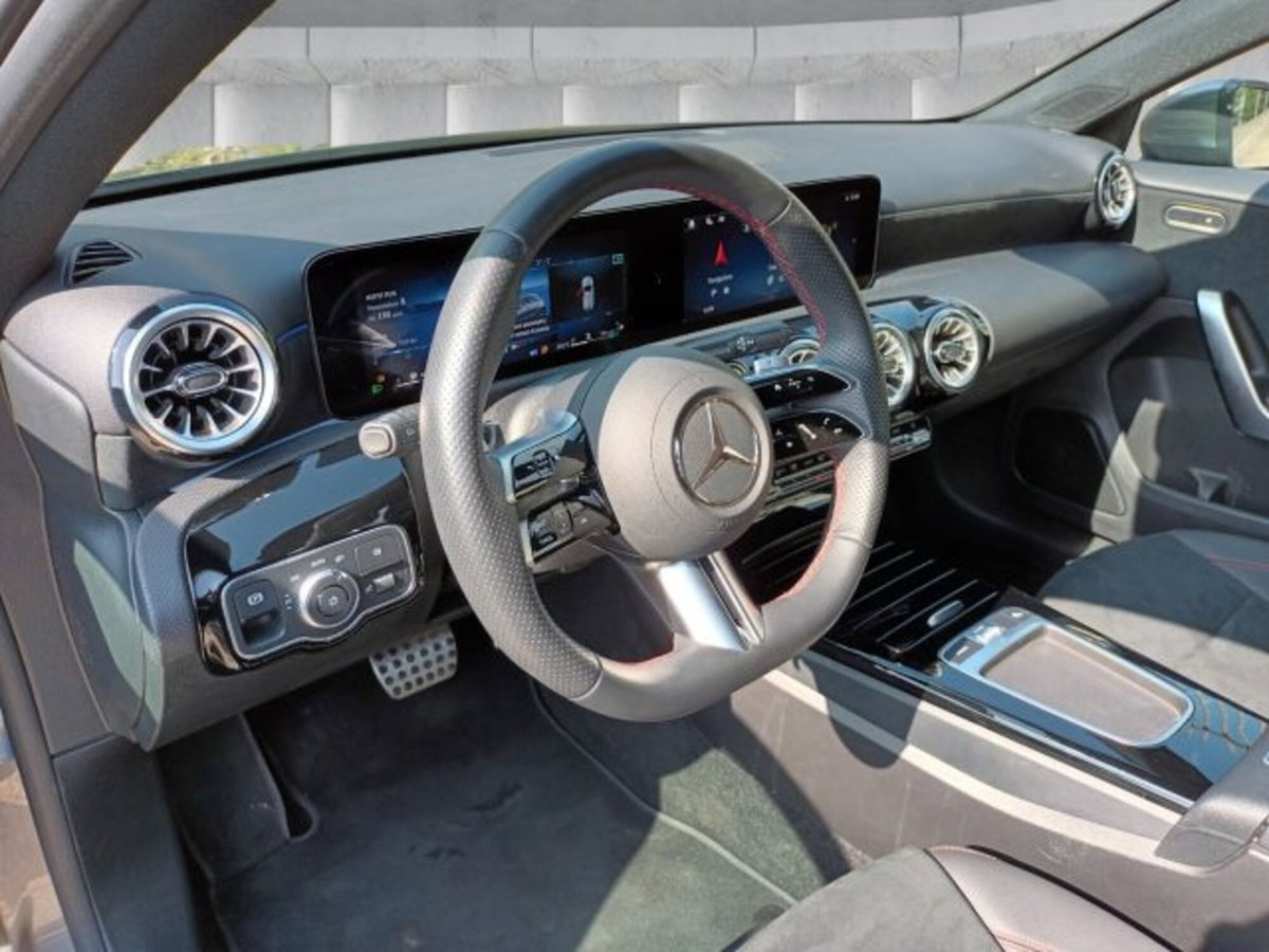 Mercedes-Benz Classe A 180 d AMG Line Premium Plus auto (11)