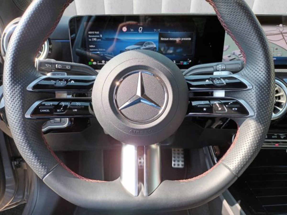 Mercedes-Benz Classe A 180 d AMG Line Premium Plus auto (16)