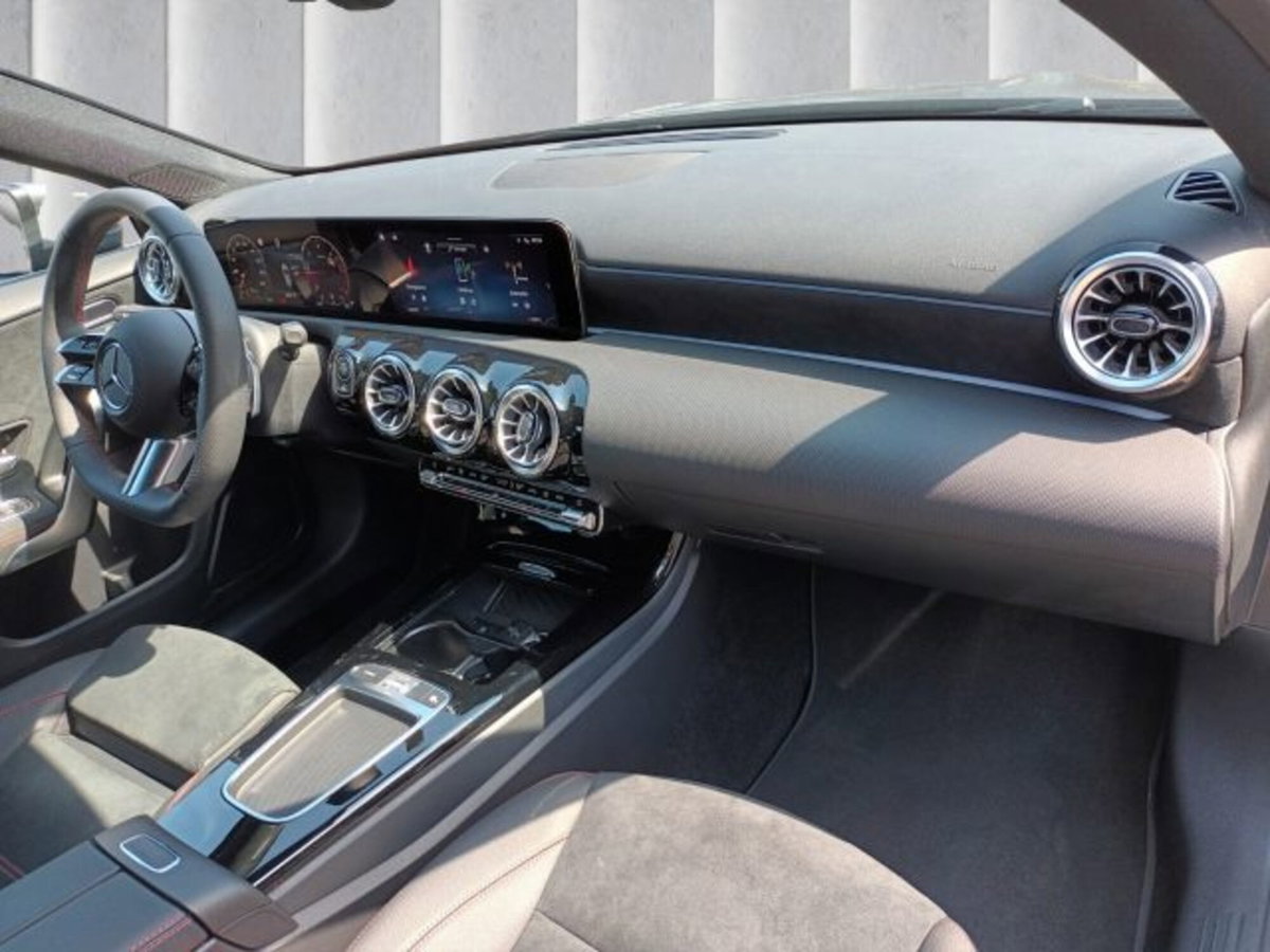 Mercedes-Benz Classe A 200 d AMG Line Premium Plus auto (12)