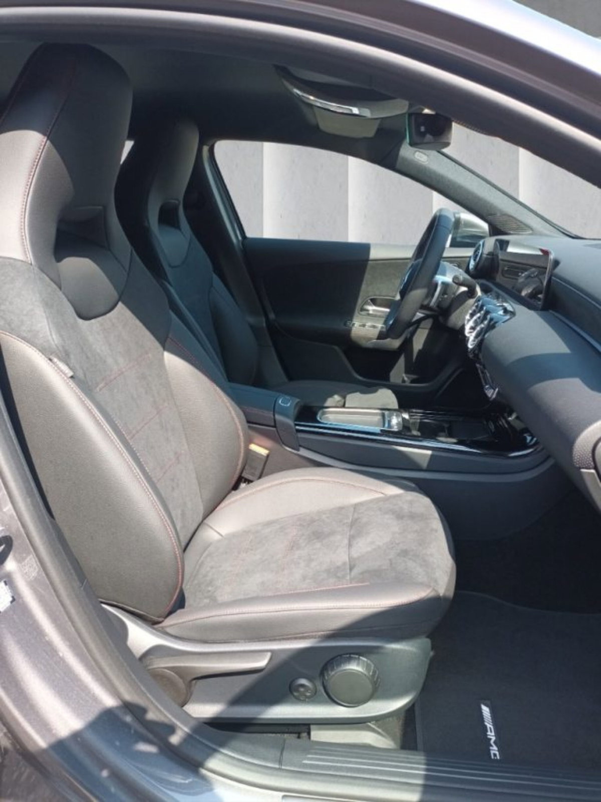 Mercedes-Benz Classe A 200 d AMG Line Premium Plus auto (9)
