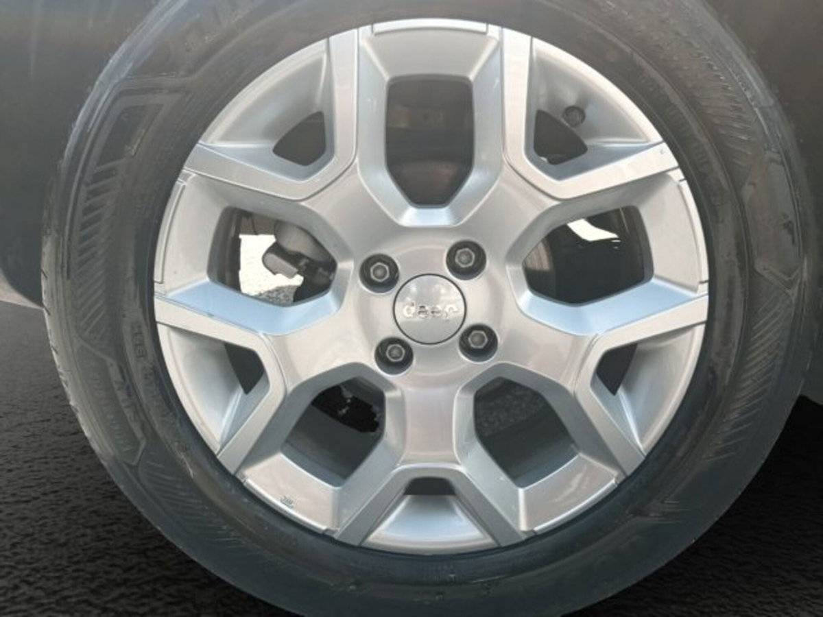 Jeep Avenger 1.2 turbo Altitude fwd 100cv (17)