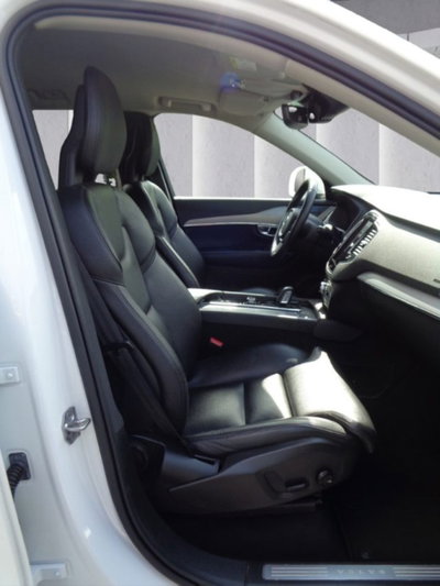 Volvo XC90 B5 (d) AWD Geartronic Momentum Pro (10)