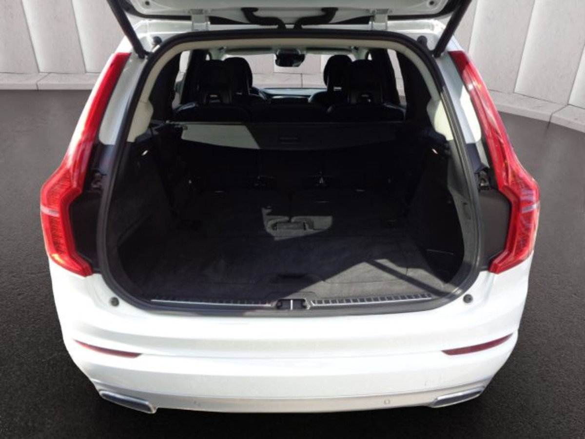 Volvo XC90 B5 (d) AWD Geartronic Momentum Pro (19)