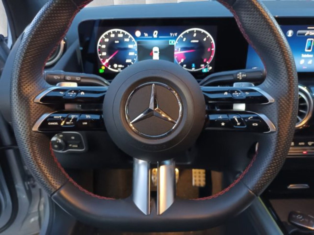 Mercedes-Benz GLA SUV 200 d AMG Line Premium Plus 4matic auto (17)