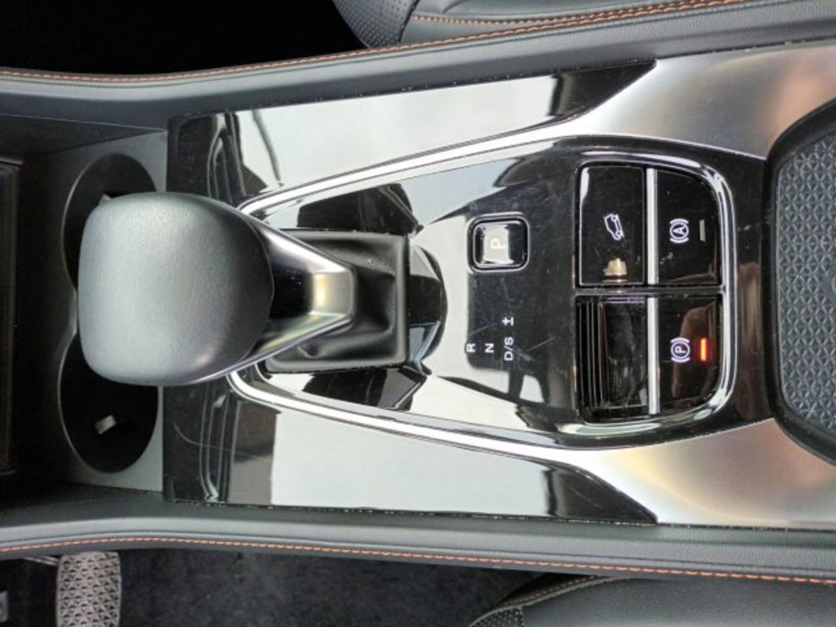Mg HS 1.5 Luxury auto (15)