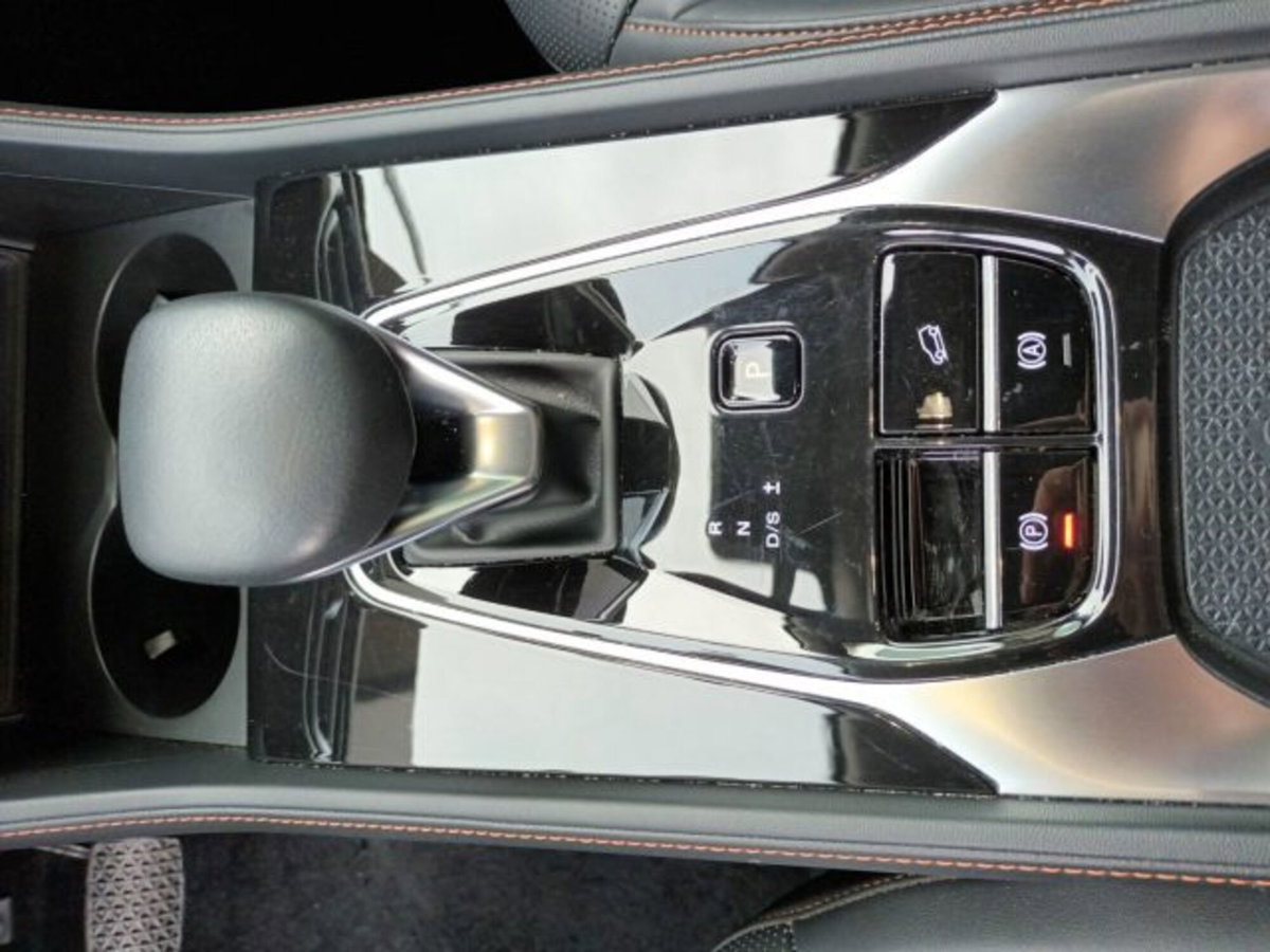 Mg HS 1.5 Luxury auto (15)