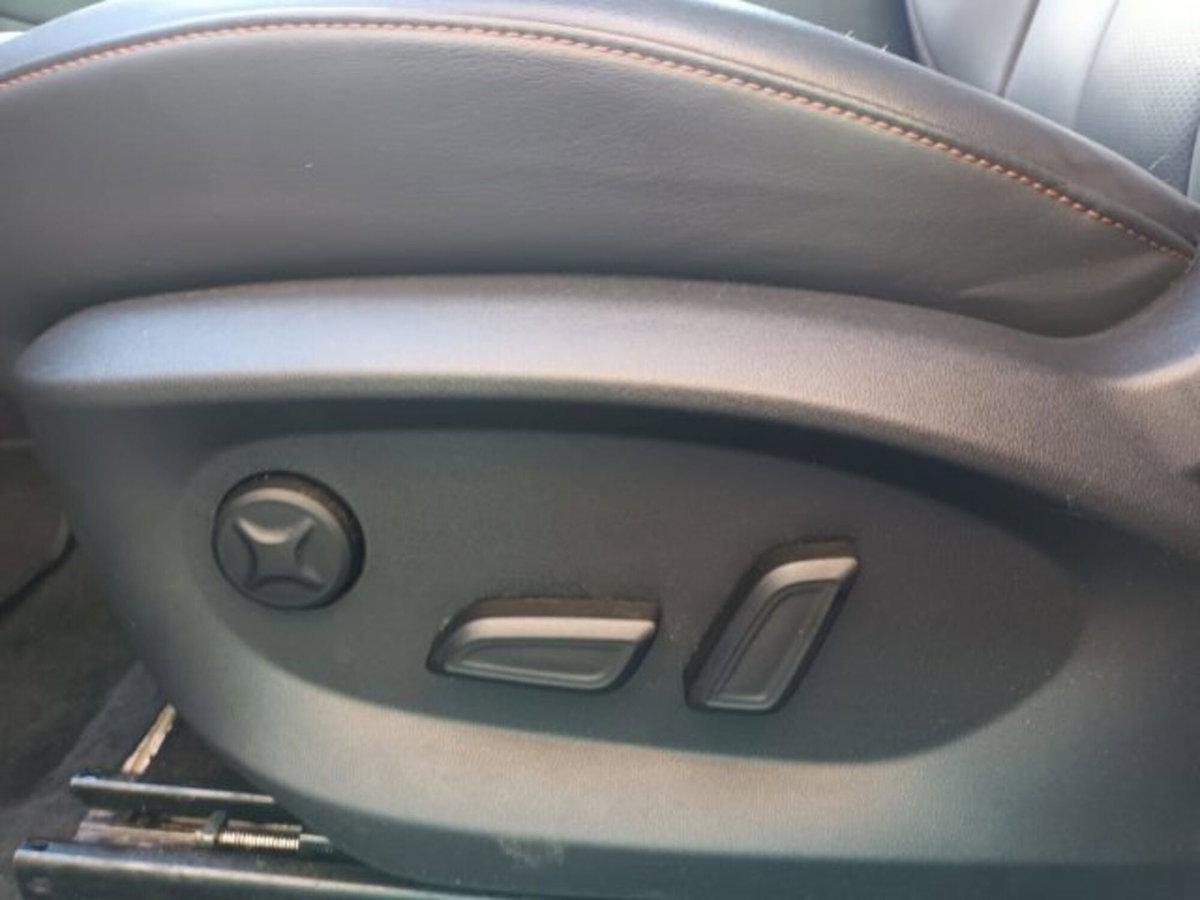 Mg HS 1.5 Luxury auto (16)