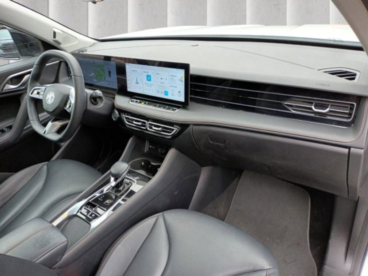 Mg HS 1.5 Luxury auto (10)