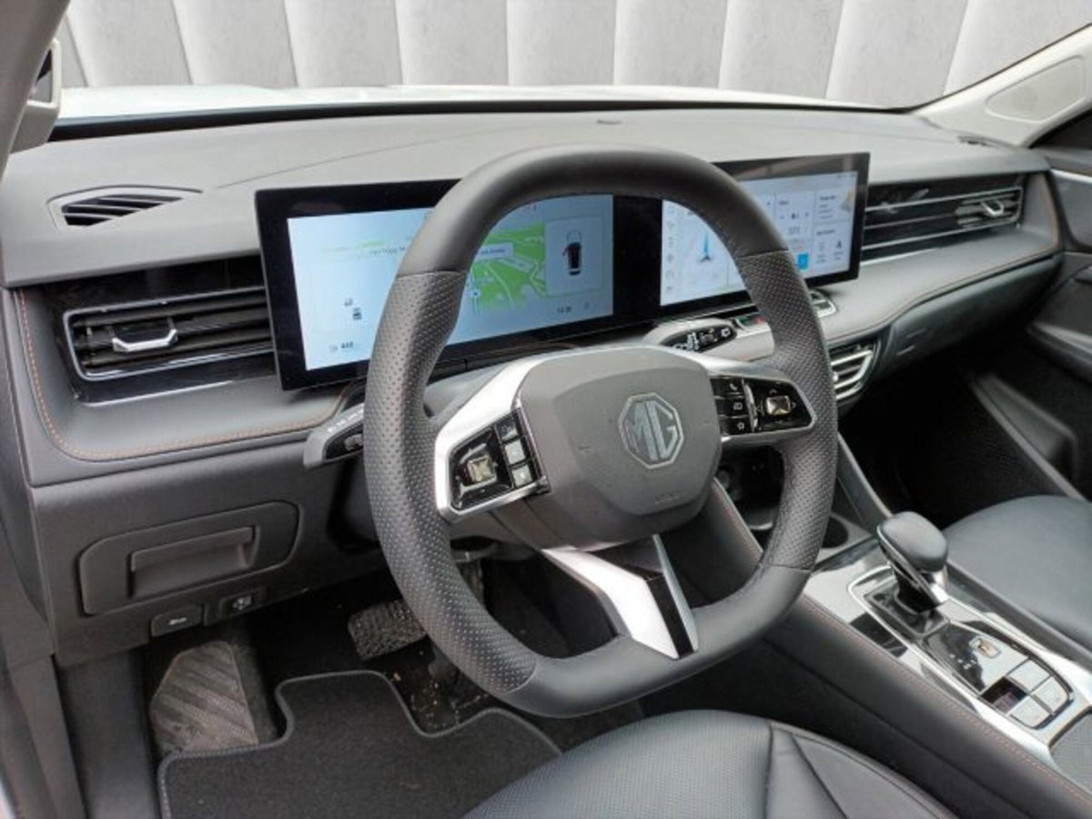 Mg HS 1.5 Luxury auto (12)