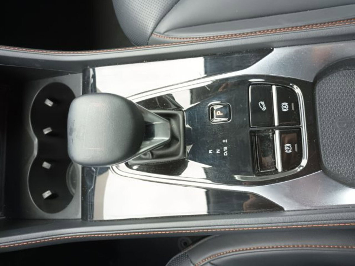 Mg HS 1.5 Luxury auto (15)