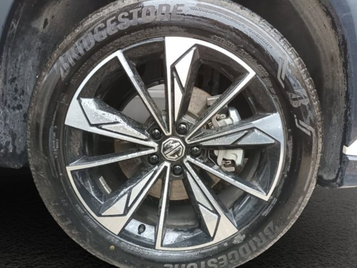 Mg HS 1.5 Luxury auto (17)