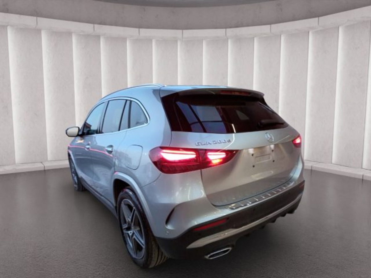 Mercedes-Benz GLA SUV 200 d AMG Line Premium Plus 4matic auto (5)