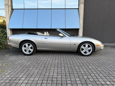 Jaguar XK8 4.0 Convertibile (3)