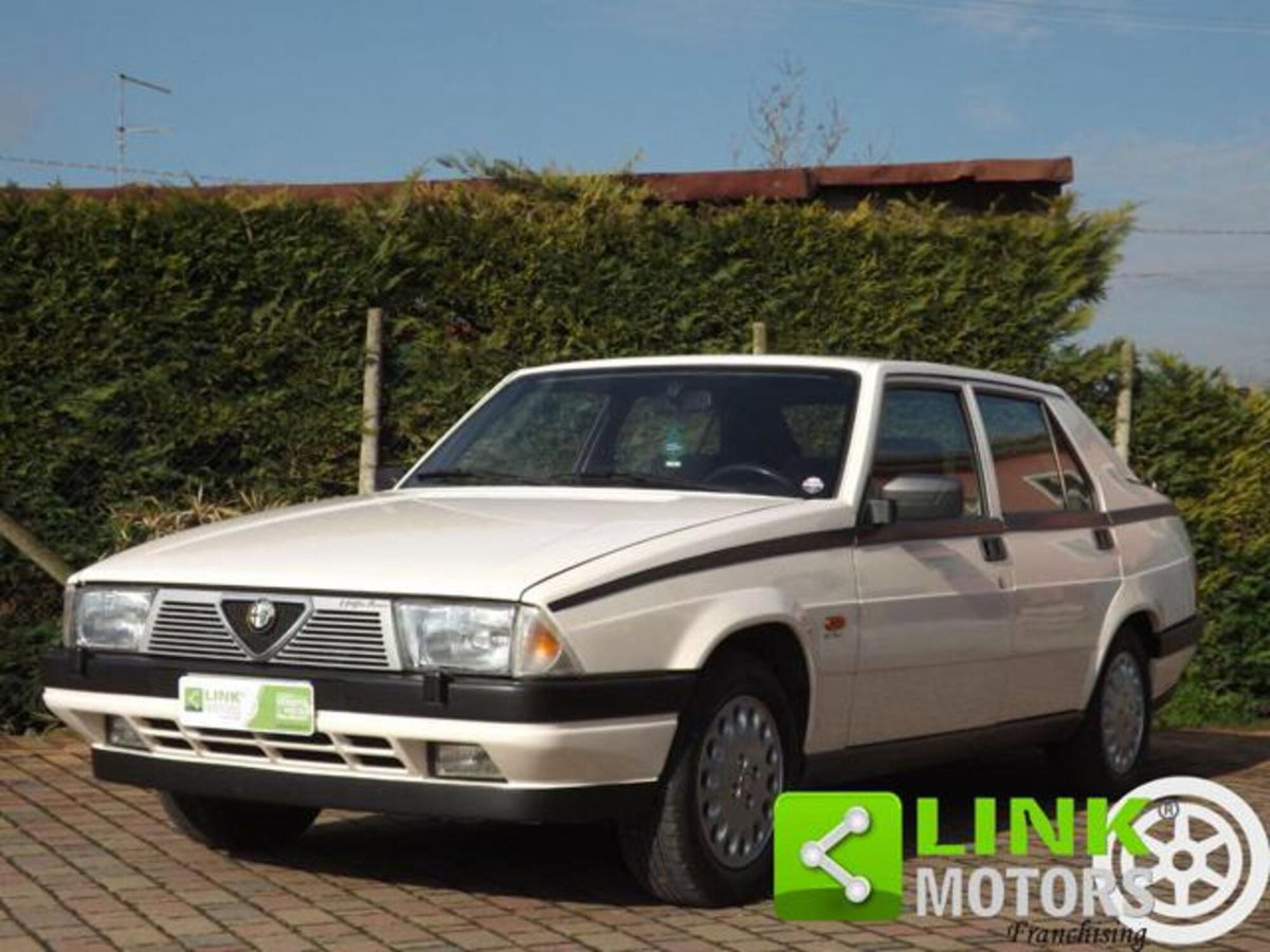 Alfa Romeo 75 2.0