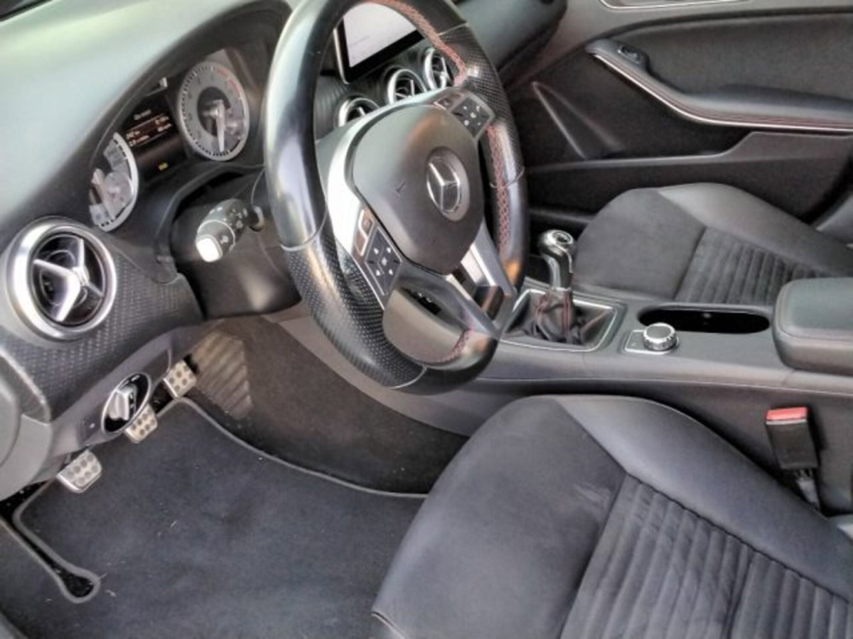 Mercedes-Benz Classe A 180 Premium (12)