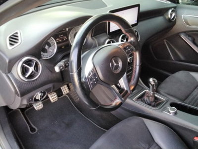 Mercedes-Benz Classe A 180 Premium (13)