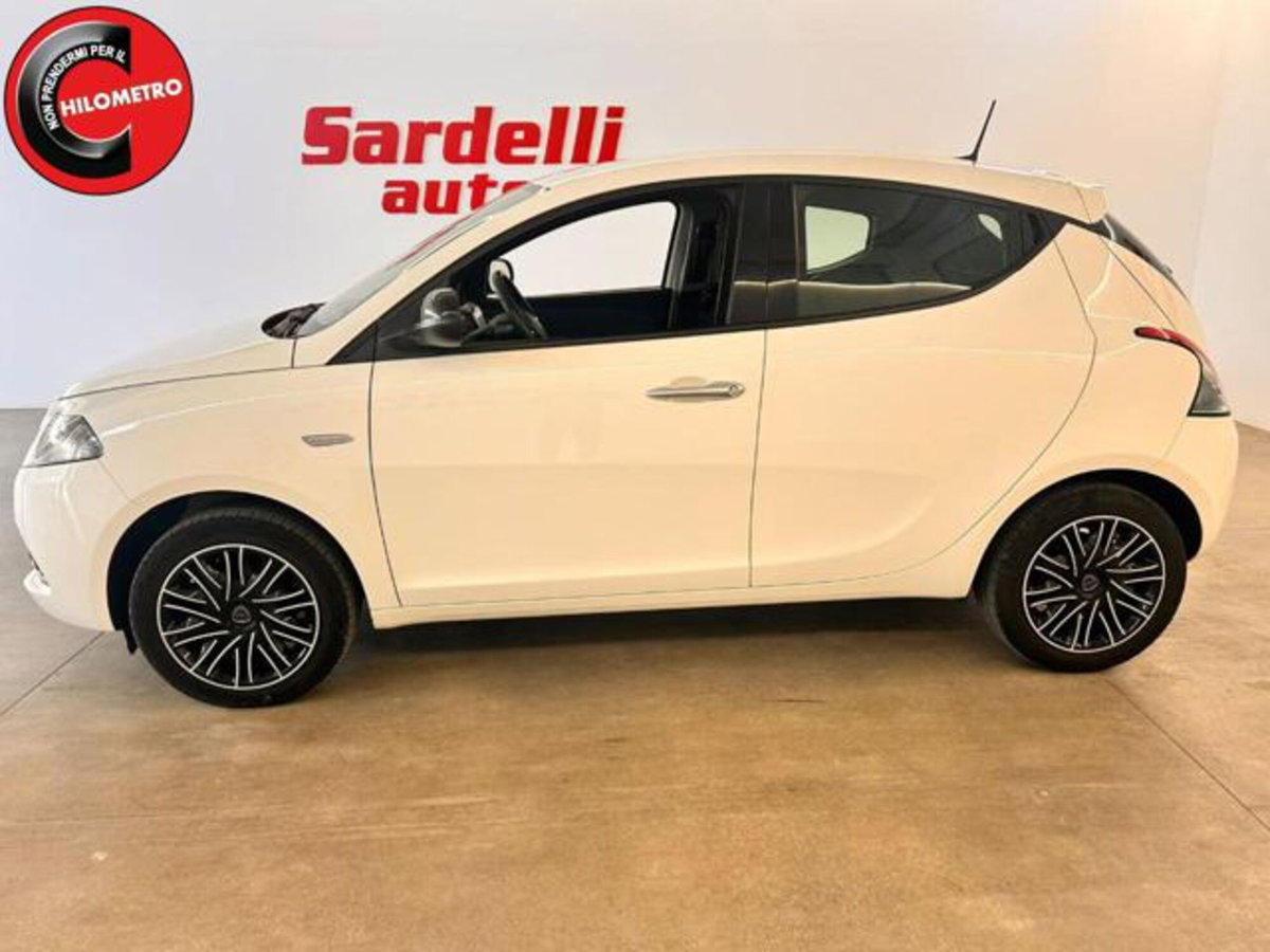 Lancia Ypsilon 1.0 FireFly 5 porte S&S Hybrid Ecochic Gold (6)