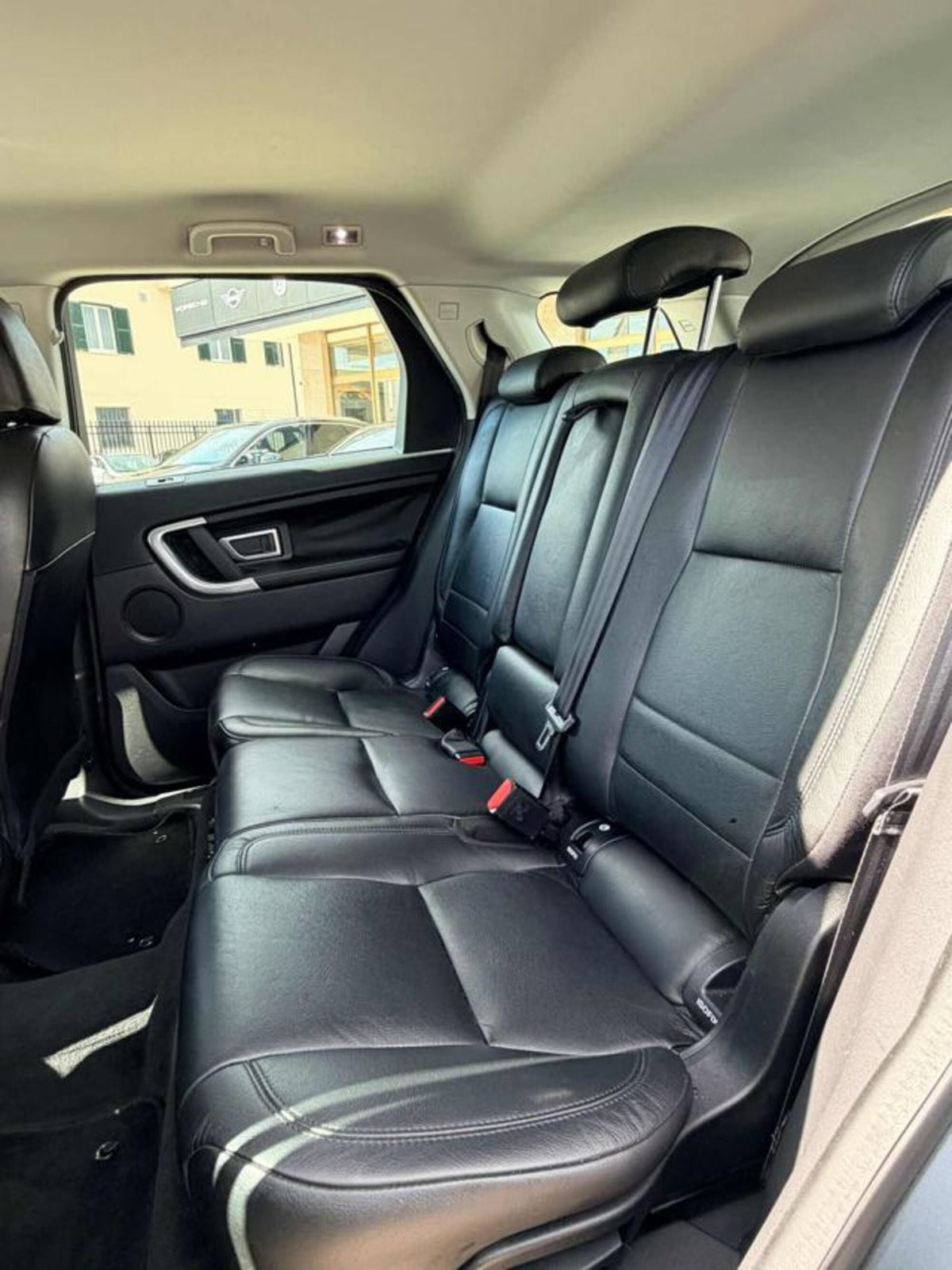 Land Rover Discovery Sport 2.2 TD4 HSE (15)