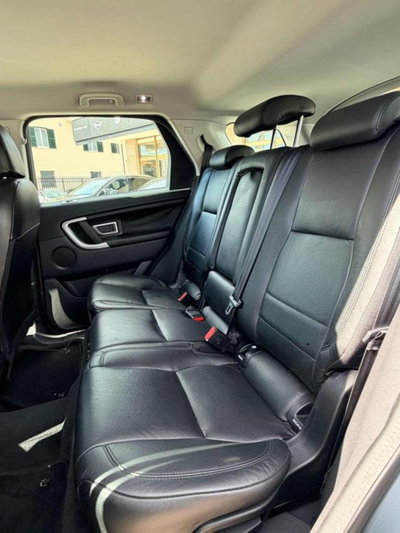Land Rover Discovery Sport 2.2 TD4 HSE (15)