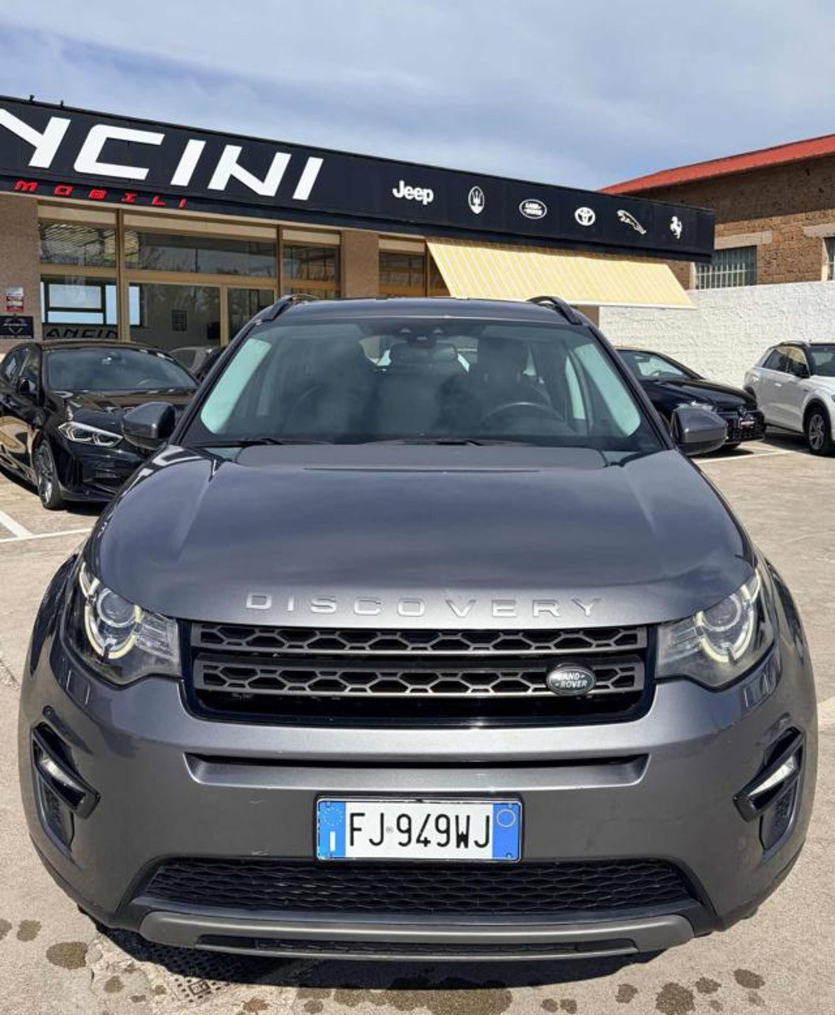 Land Rover Discovery Sport 2.2 TD4 HSE (2)