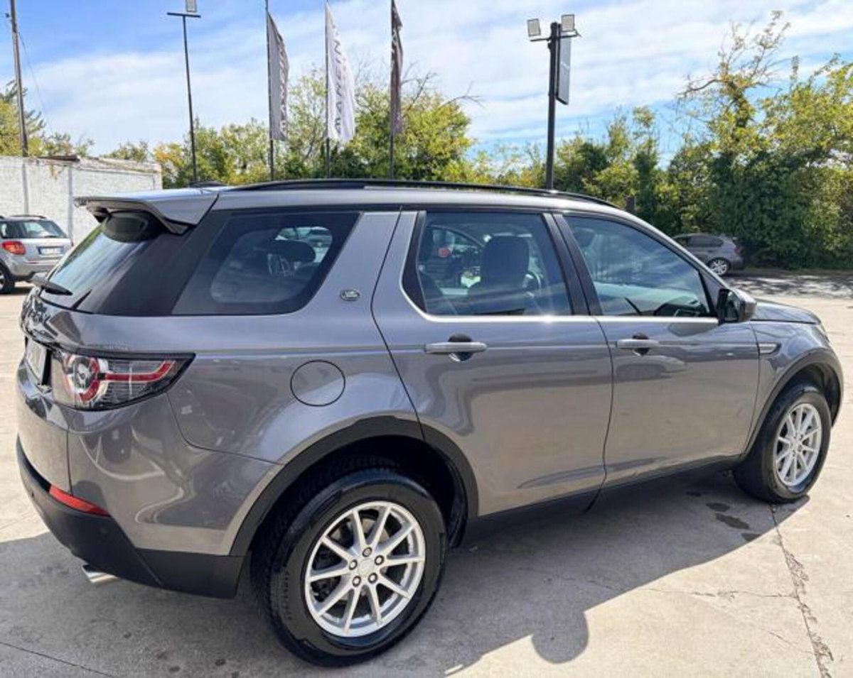 Land Rover Discovery Sport 2.2 TD4 HSE (4)