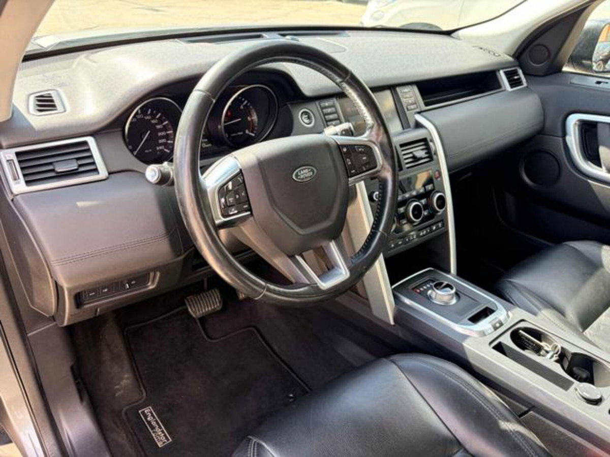 Land Rover Discovery Sport 2.2 TD4 HSE (7)