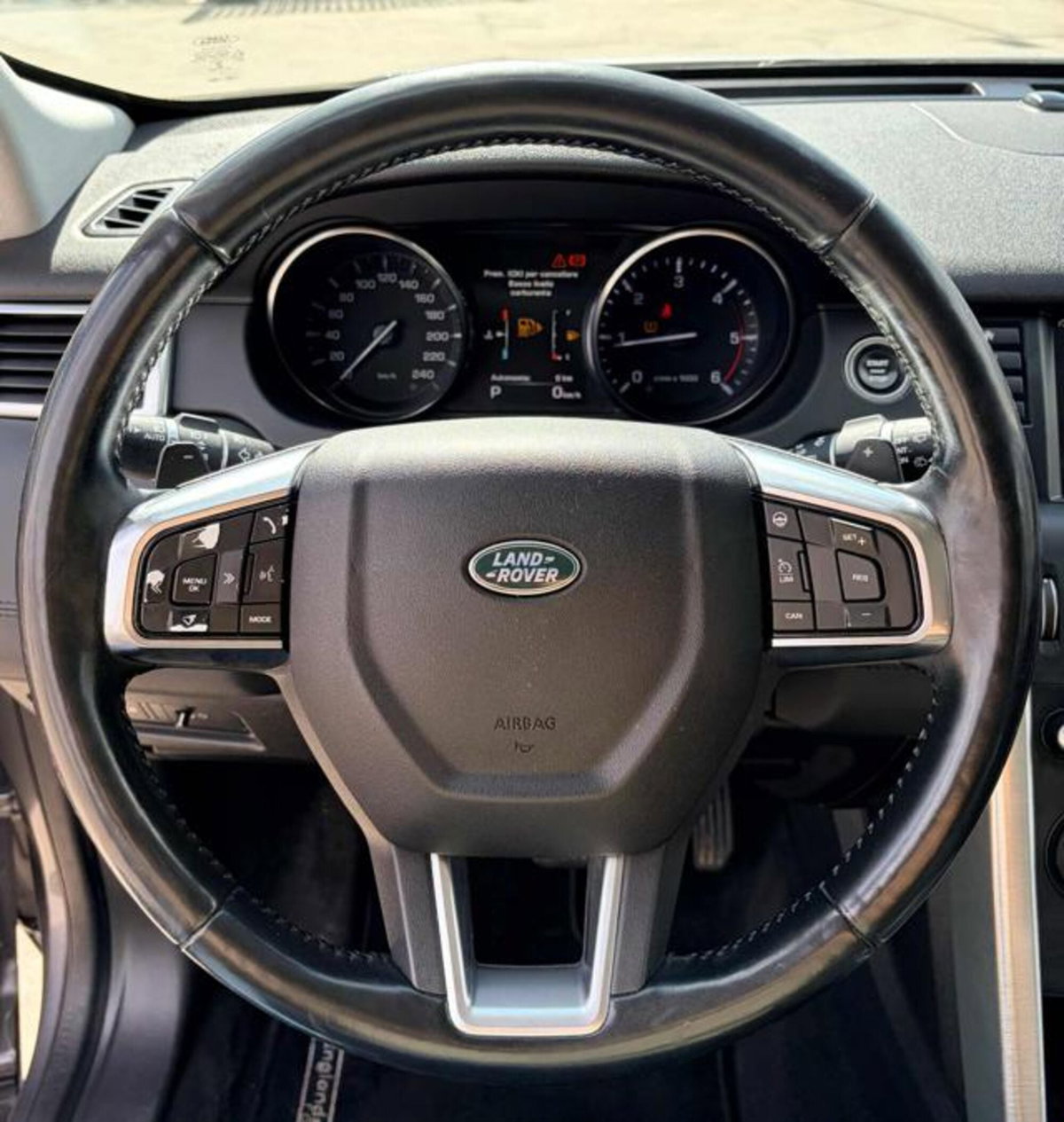 Land Rover Discovery Sport 2.2 TD4 HSE (9)