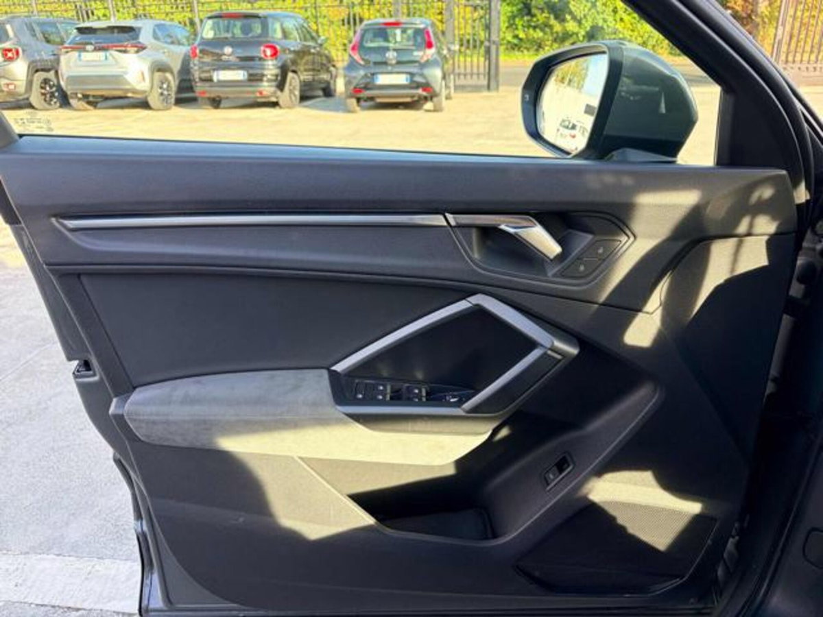 Audi Q3 Sportback 35 TDI quattro S tronic S line edition (13)