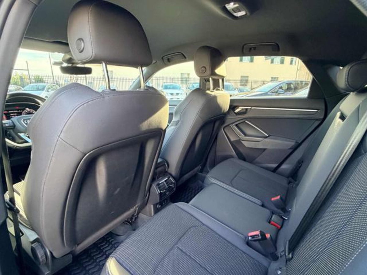Audi Q3 Sportback 35 TDI quattro S tronic S line edition (14)
