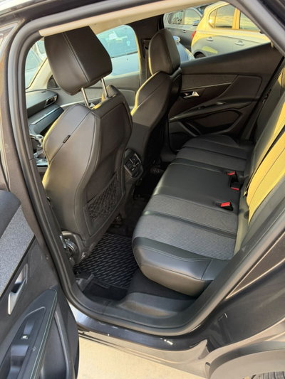 Peugeot 3008 BlueHDi 130 S&S EAT8 Allure Pack (11)
