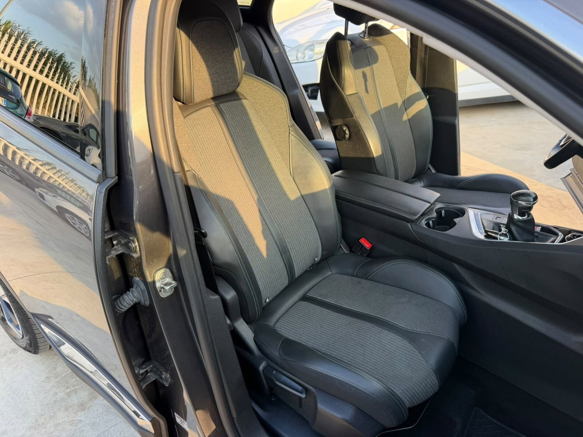 Peugeot 3008 BlueHDi 130 S&S EAT8 Allure Pack (13)