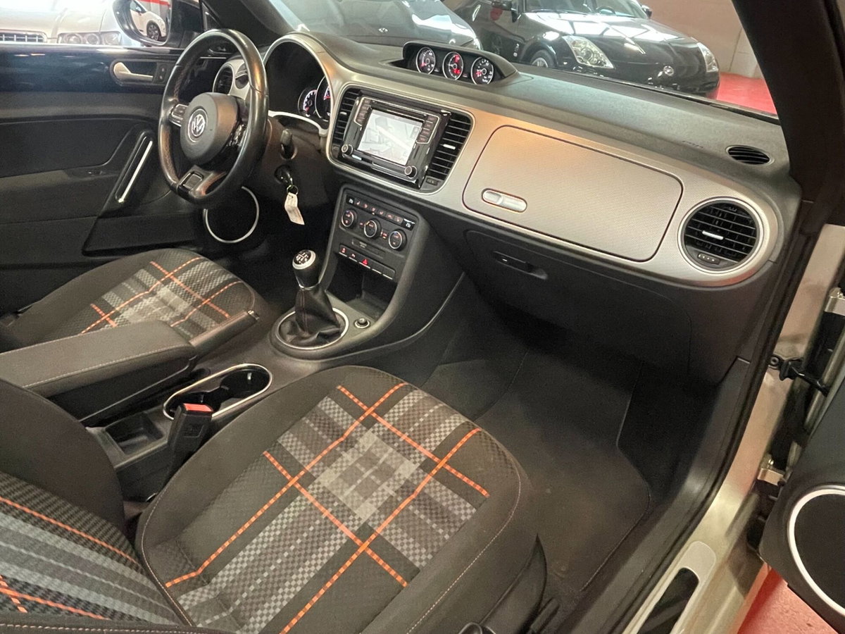 Volkswagen Maggiolino Cabrio 1.2 TSI Design BlueMotion Technology (11)